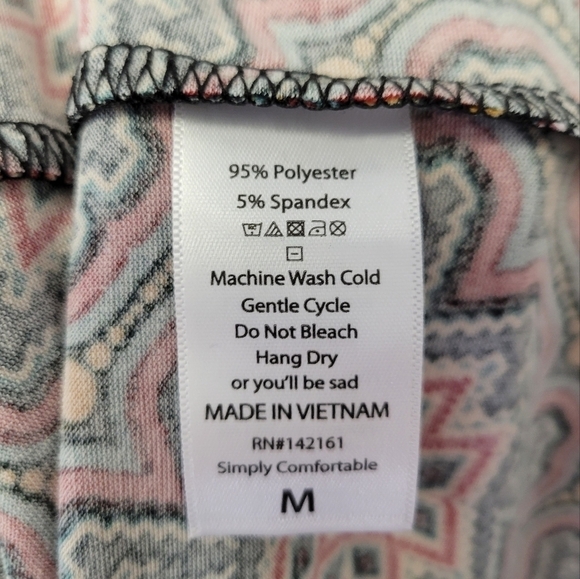 LulaRoe Irma Tunic Top Aztec Red M - Picture 4 of 7